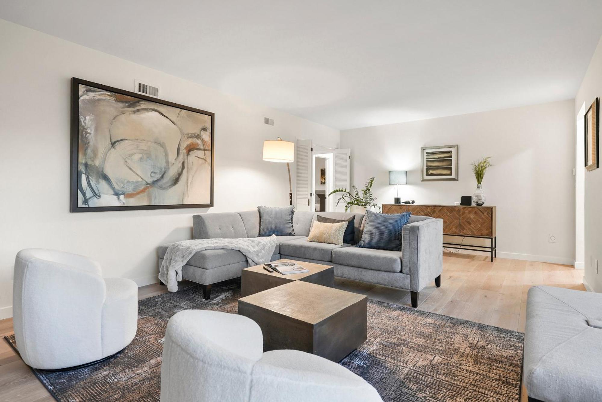 Holiday home Hills Hideaway By Coastvh - Luxury Midtown 3br