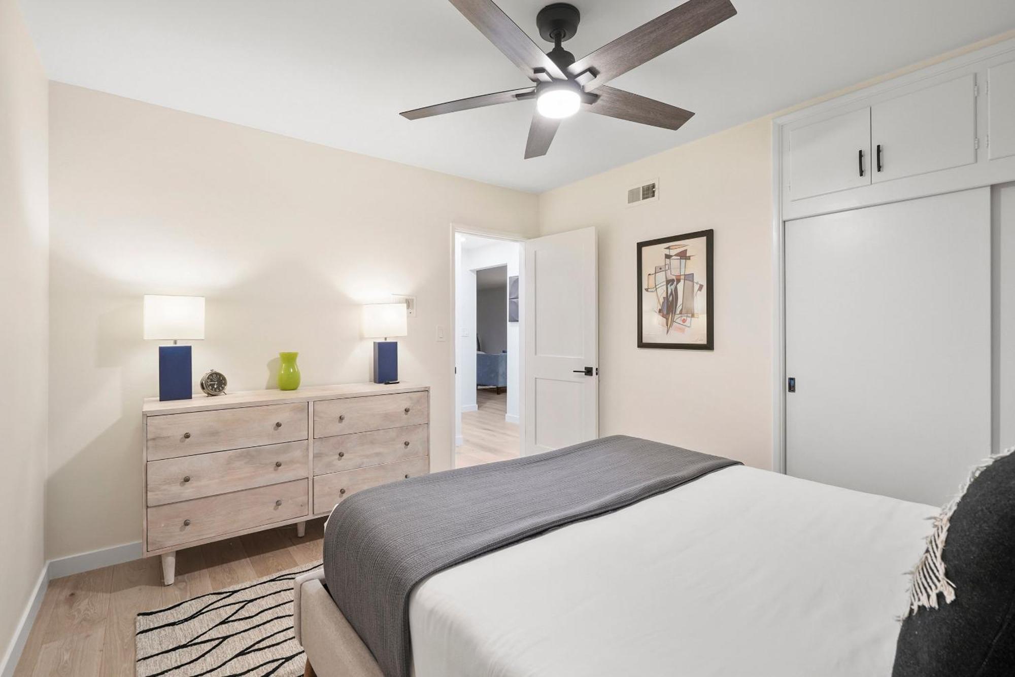 Hills Hideaway By Coastvh - Luxury Midtown 3br Holiday home *